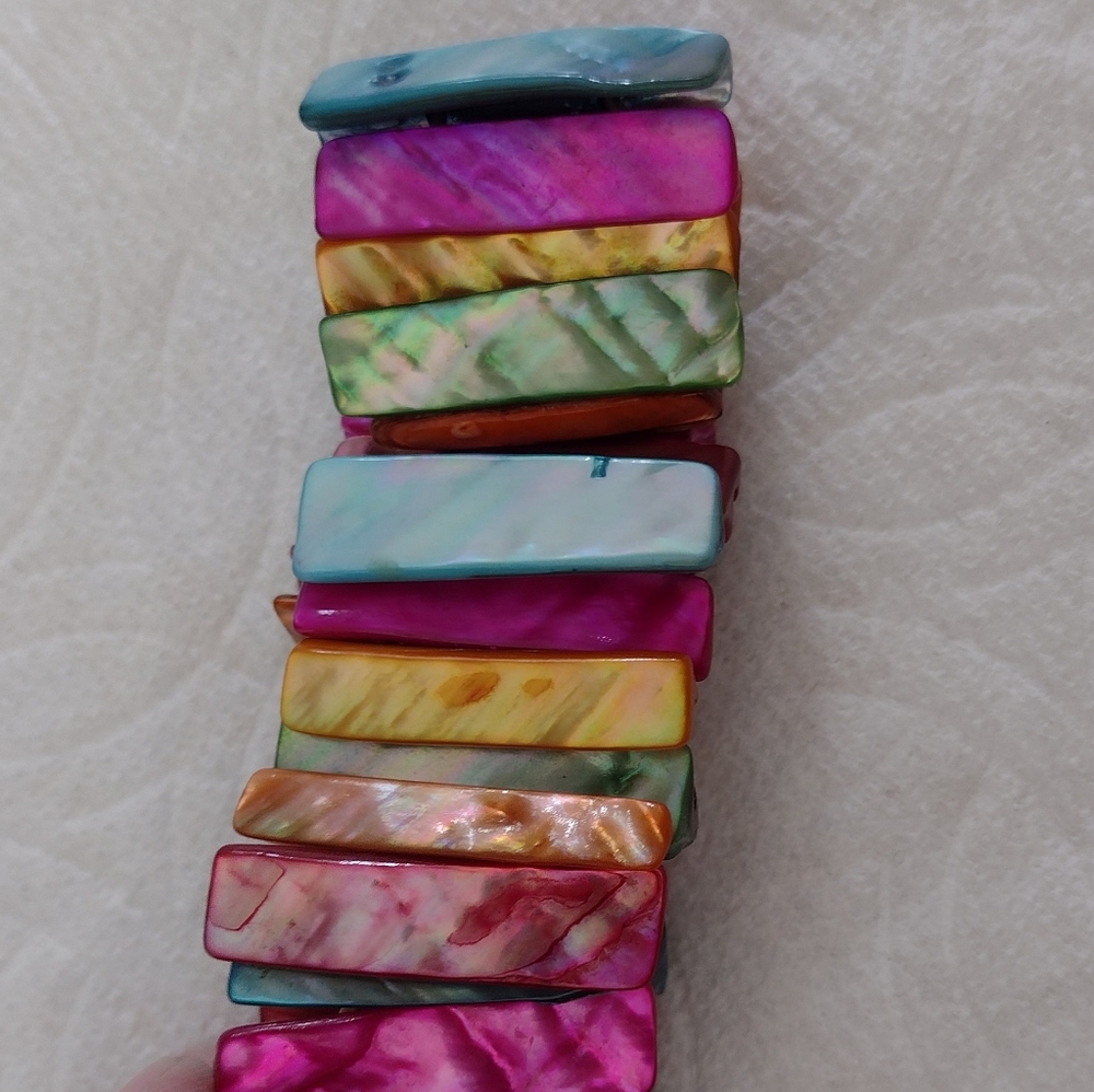 Abalone shell multi colored dyed stretch bracelet. 1.25" w. Boho - Picture 2 of 6